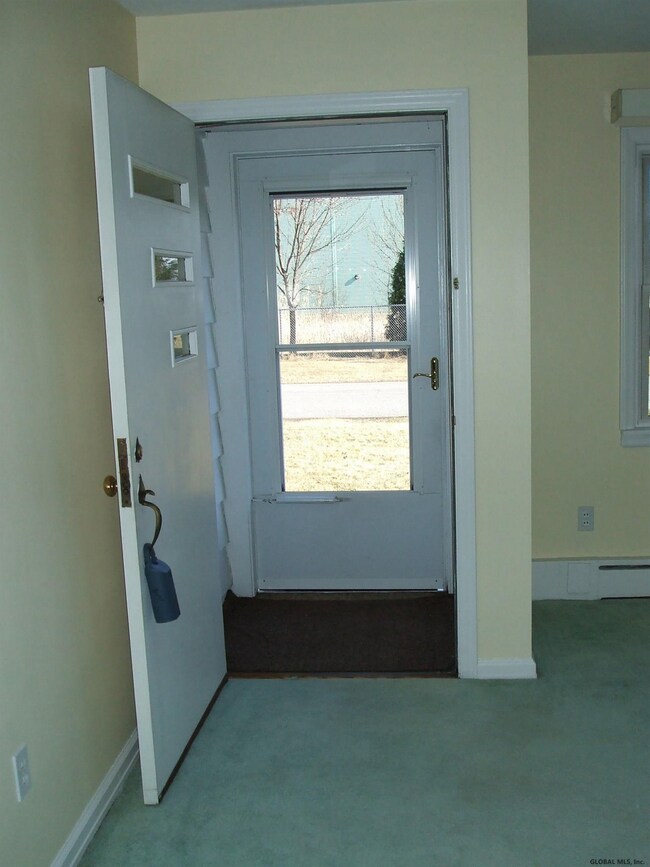 22 Kelton Ct, Albany, NY 12209 - photo 5