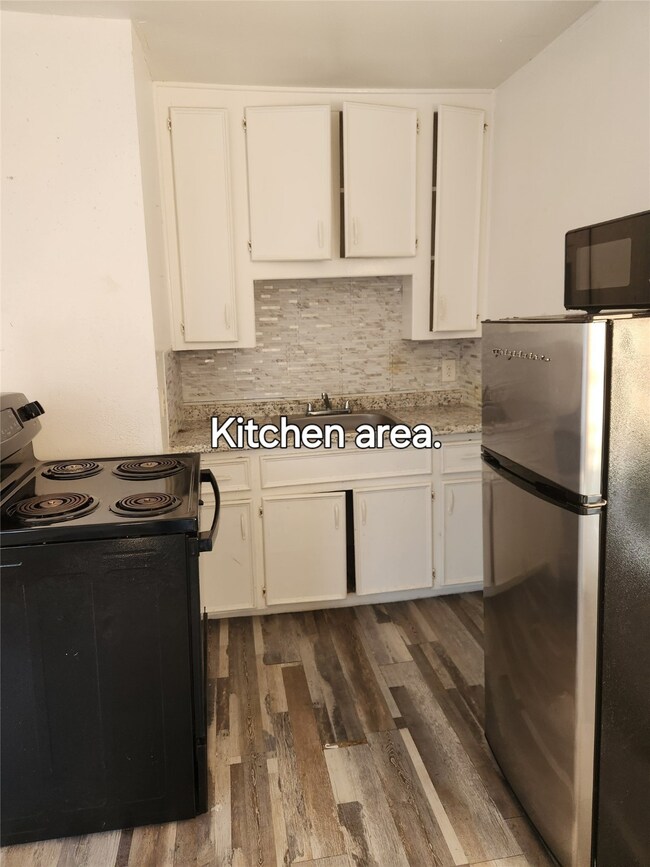 1026 Miles St unit 5, Rosenberg, TX 77471 - photo 3