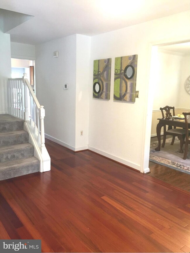 10938 Swansfield Rd, Columbia, MD 21044 - photo 4