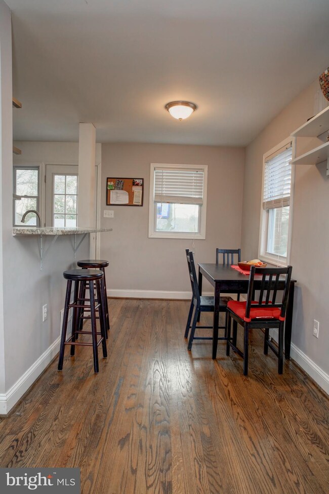 6912 Westhampton Dr, Alexandria, VA 22307 - photo 4