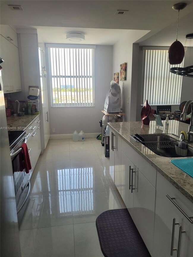 Hillcrest East No.23 unit 619, Hollywood, FL 33021 - photo 5