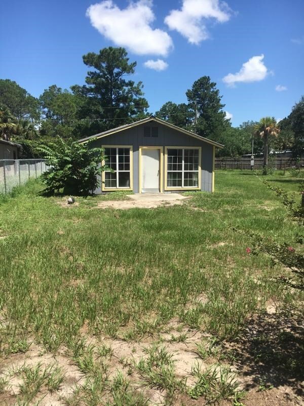 202 2nd St NW, Steinhatchee, FL 32359 - photo 2