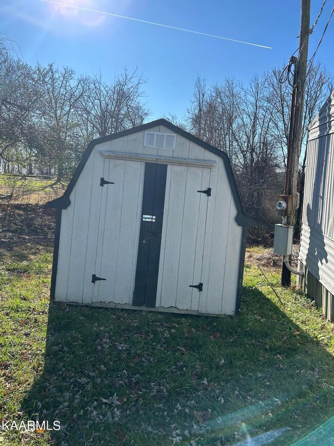 2091 Doubletop Rd, Jamestown, TN 38556 - photo 3