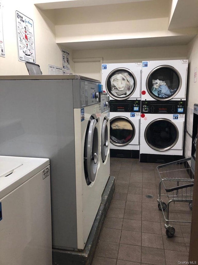 Kimberly Gardens Cooperative unit E4, Yonkers, NY 10704 - photo 6