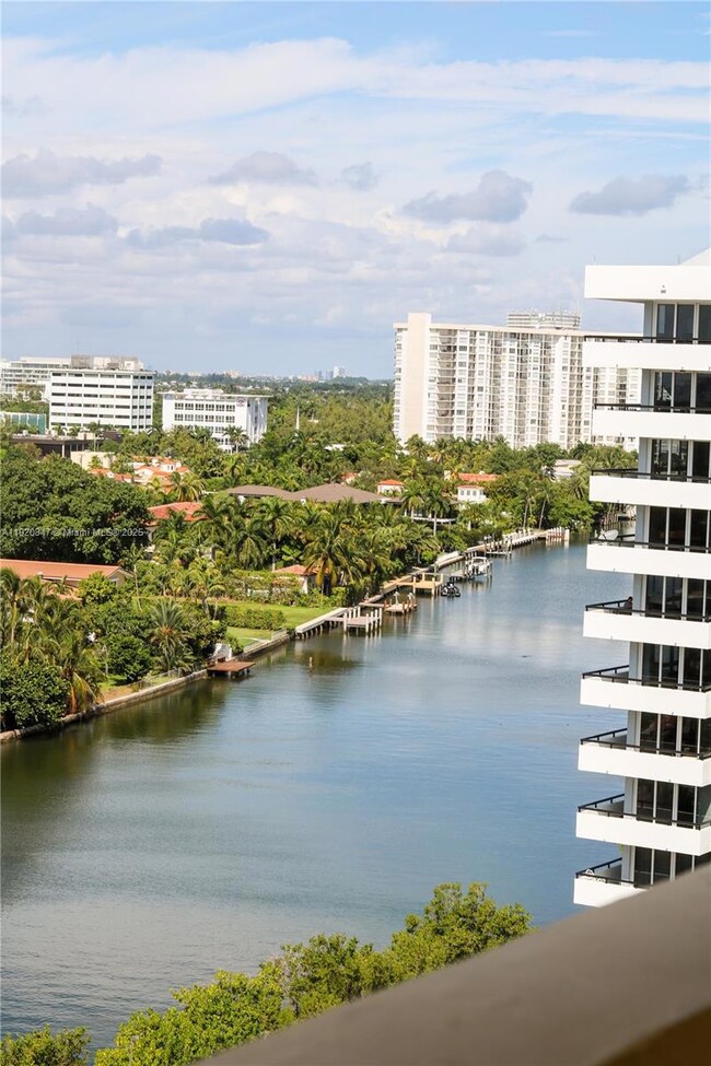 3100 Collins Ave unit 1606, Miami Beach, FL 33140 - photo 2