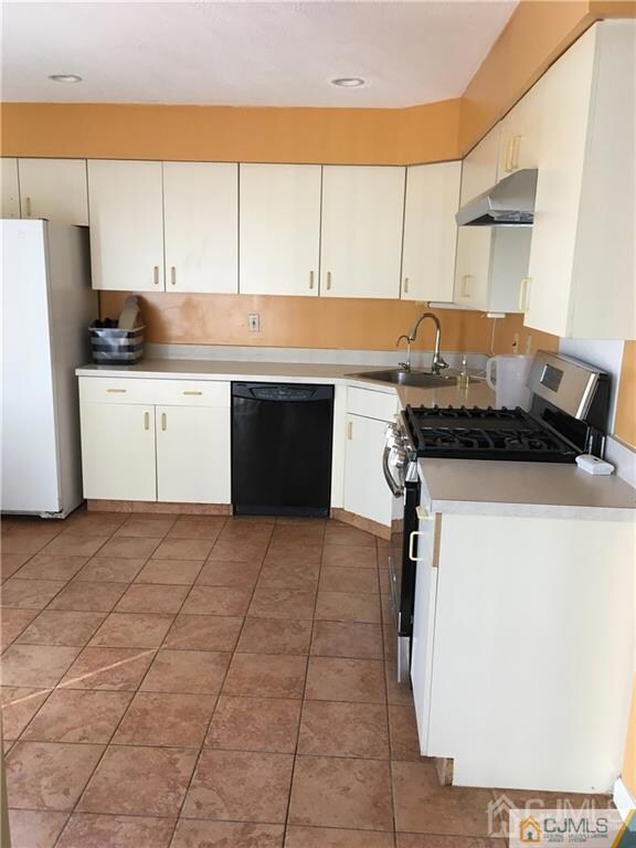 91 Joann Ct, Monmouth Junction, NJ 08852 - photo 4