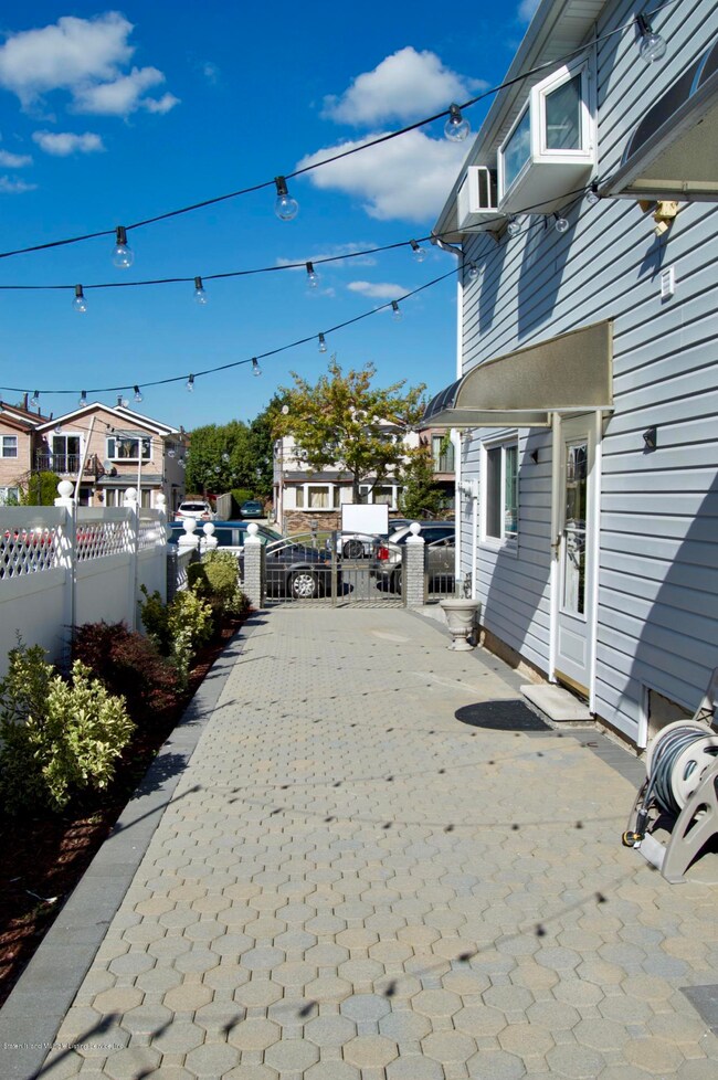 246 Ada Dr, Staten Island, NY 10314 - photo 2