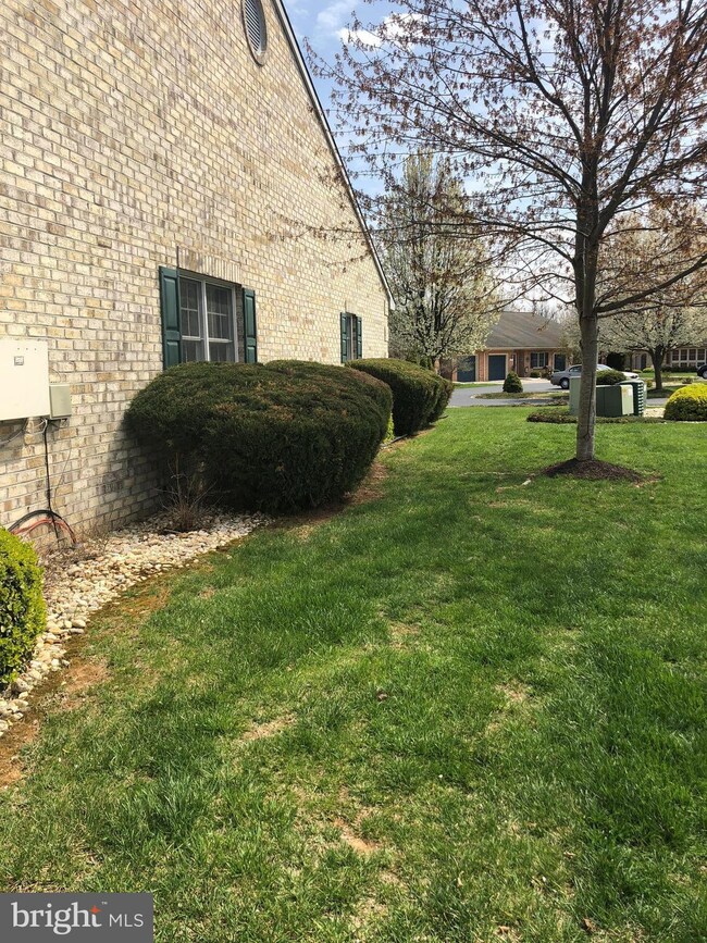 201 Sunbrook Ln unit 63, Hagerstown, MD 21742 - photo 3