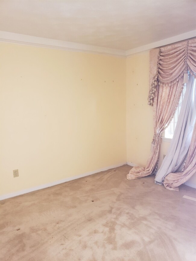 7733 Charlesmont St, Houston, TX 77016 - photo 4