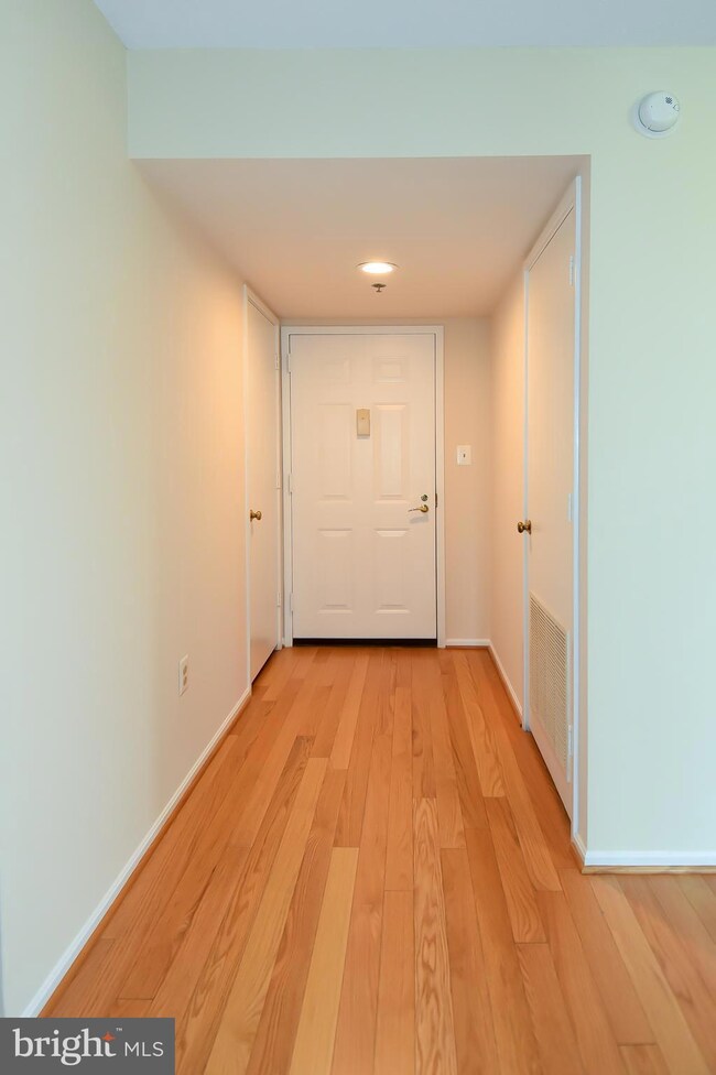 3330 N Leisure World Blvd unit 904, Silver Spring, MD 20906 - photo 4