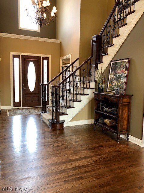 Grand 2-story entry! Perfect space to meet family or guests!