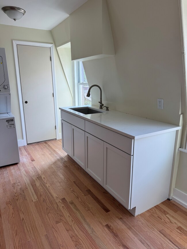 52 Pearl St unit 3, New Haven, CT 06511 - photo 3