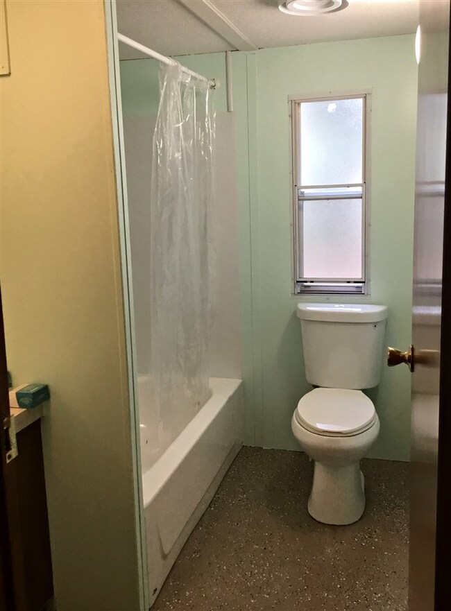 138 Crystal Ln, Crawfordville, FL 32327 - photo 3