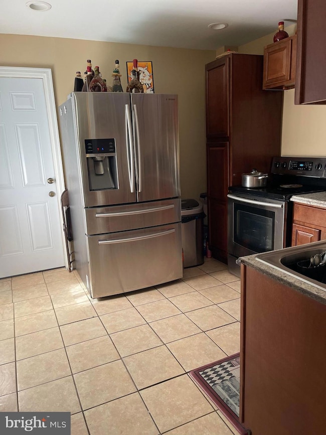 716 Moss St, Reading, PA 19604 - photo 5