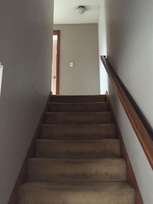 89 Litchfield Rd, Londonderry, NH 03053 - photo 6