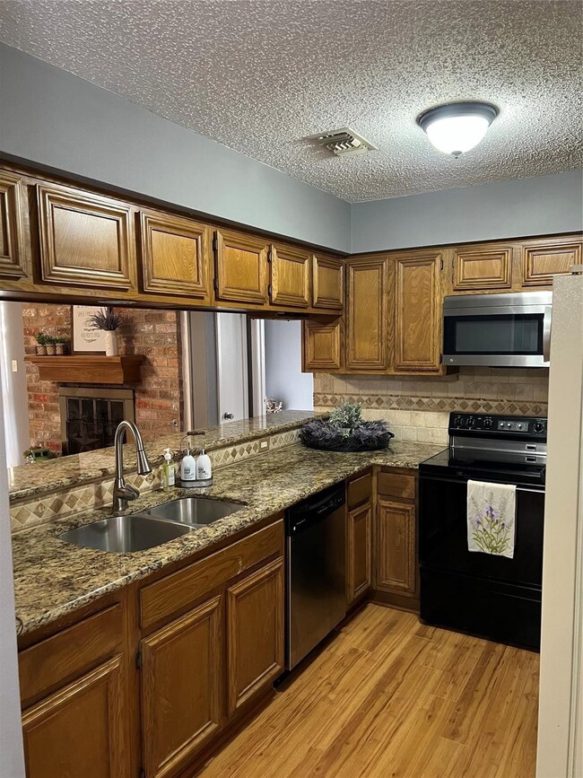 4103 Brumbelow St, Rosenberg, TX 77471 - photo 2