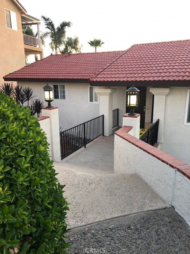 22614 Calcutta Dr, Canyon Lake, CA 92587 - photo 4