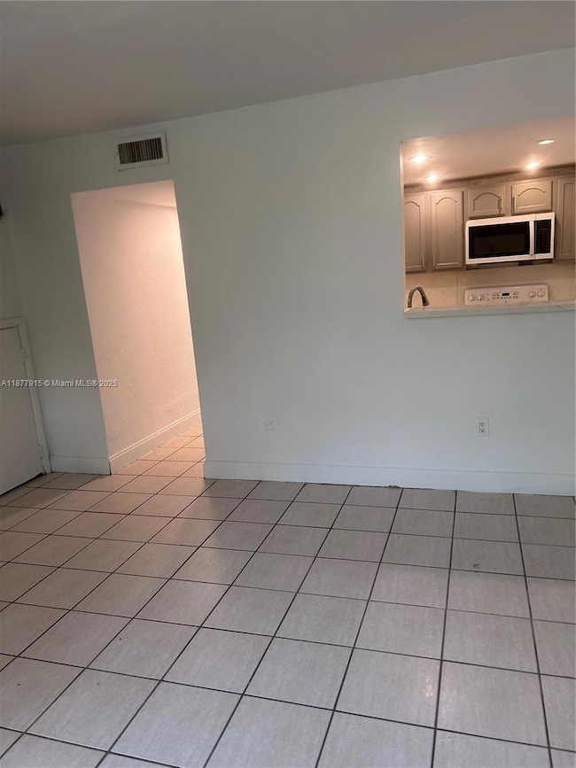 14204 NE 3rd Ct unit 8C, Miami, FL 33161 - photo 2