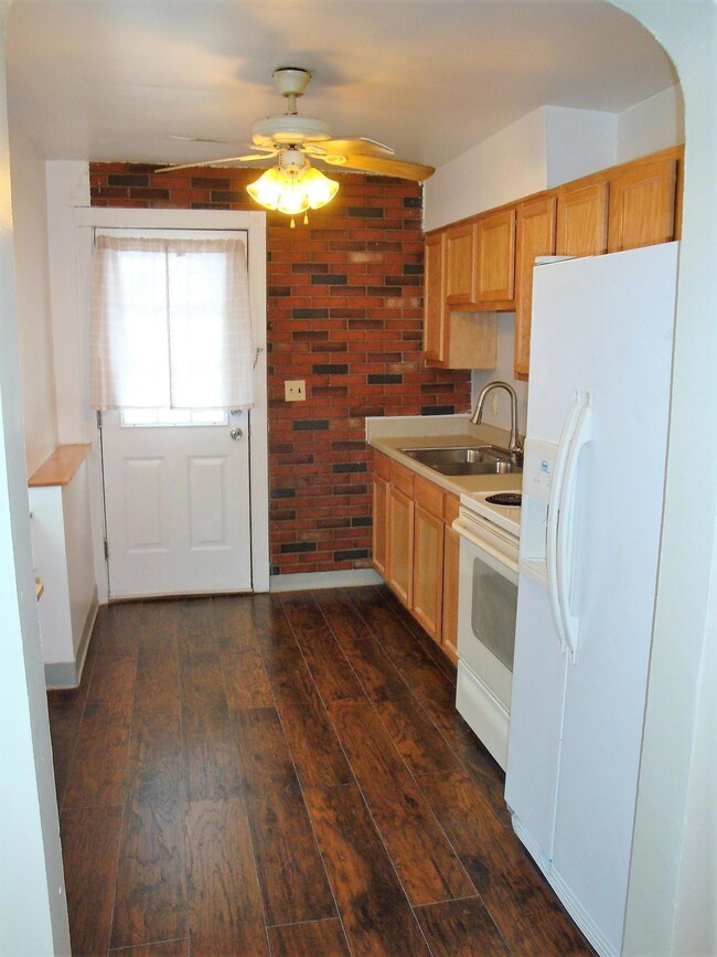 398 S Chase Ave, Columbus, OH 43204 - photo 3