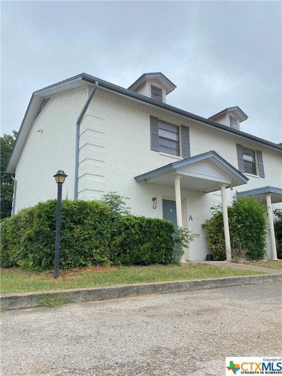 1606 Mill St unit A, San Marcos, TX 78666 - photo 2