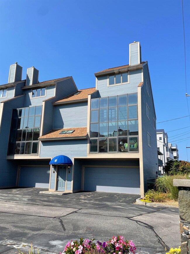 Desirable end unit townhouse