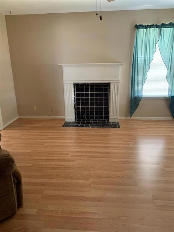 503 Harcourt St, Weatherford, TX 76086 - photo 2