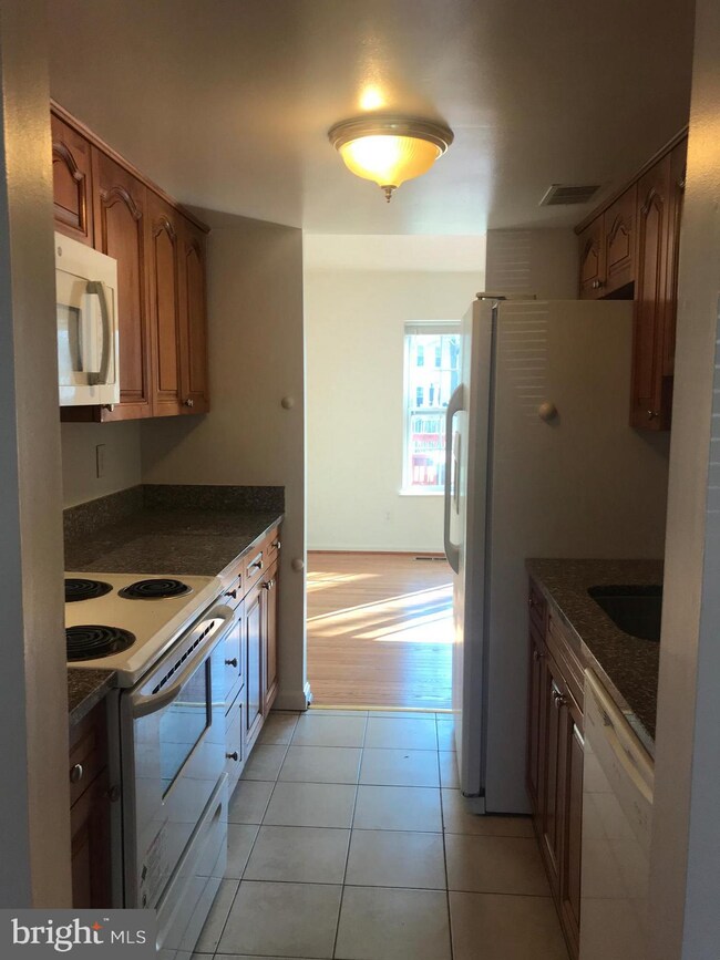 9059 Lambskin Ln, Columbia, MD 21045 - photo 2