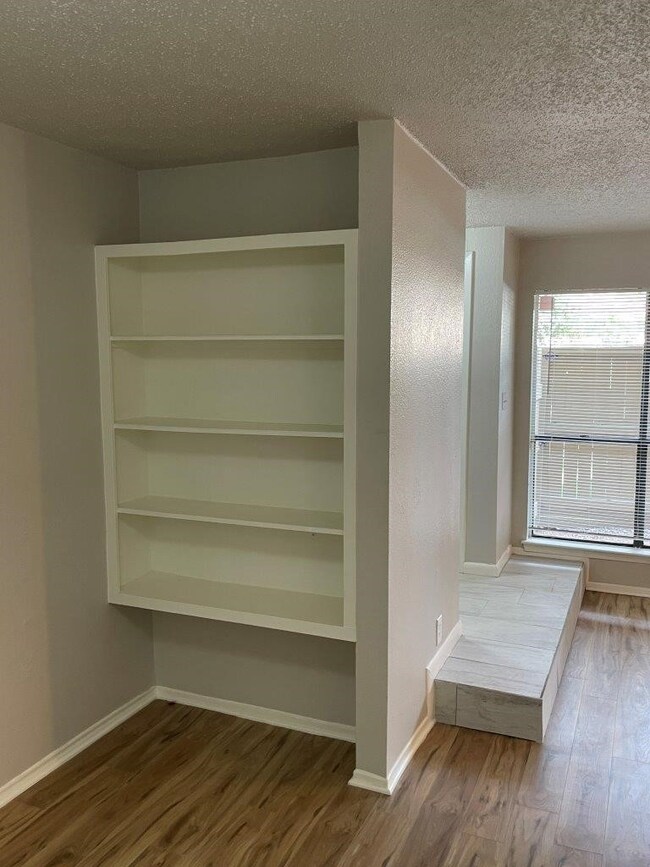 3608 Ocee St, Houston, TX 77063 - photo 5