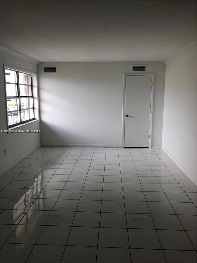 10740 SW 3rd St unit 204, Miami, FL 33174 - photo 6