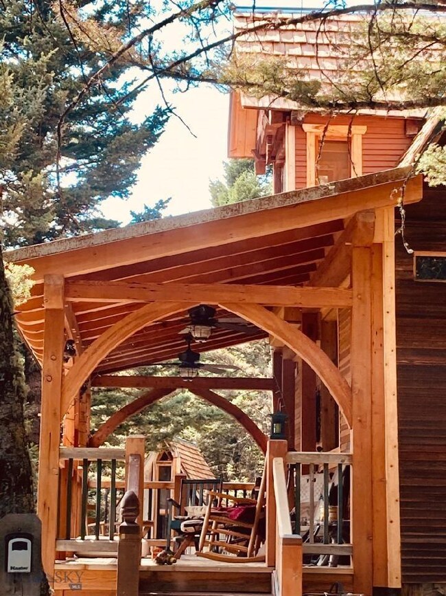 porch built by Big Timberworks
