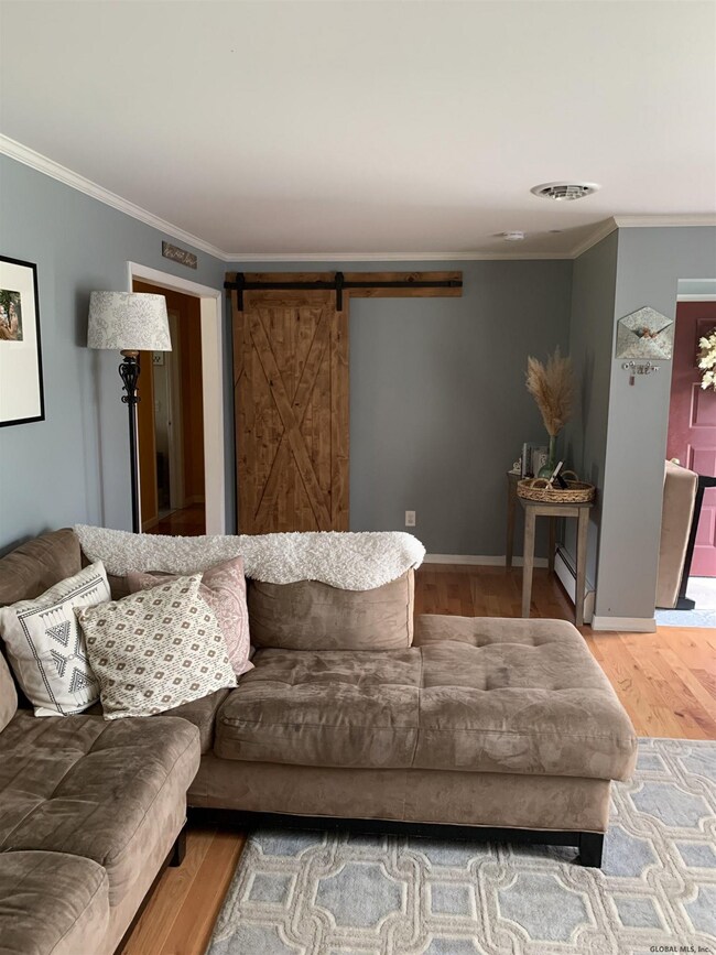 8 Fernwood Dr, Albany, NY 12211 - photo 4