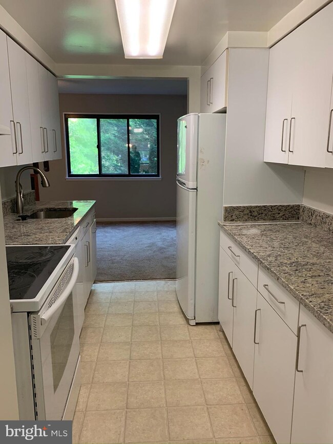 1547 Scandia Cir, Reston, VA 20190 - photo 6