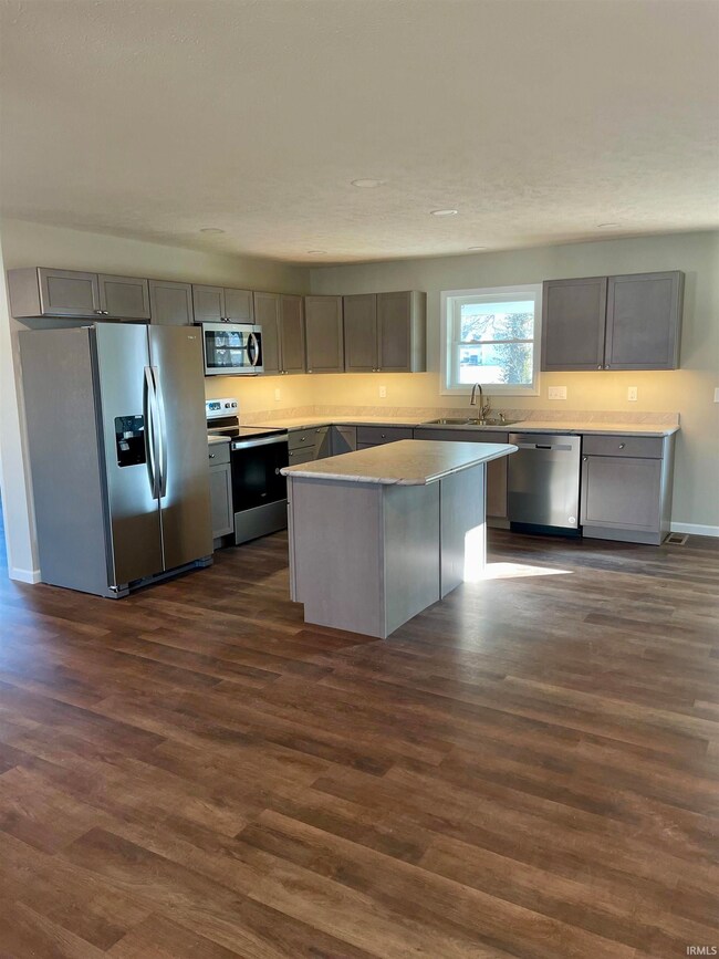 622 N Gibson St, Princeton, IN 47670 - photo 6