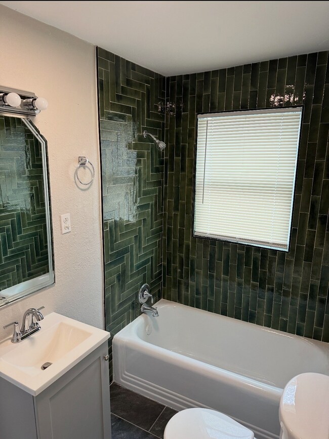 1748 Richmond Ave unit 4, Houston, TX 77098 - photo 6