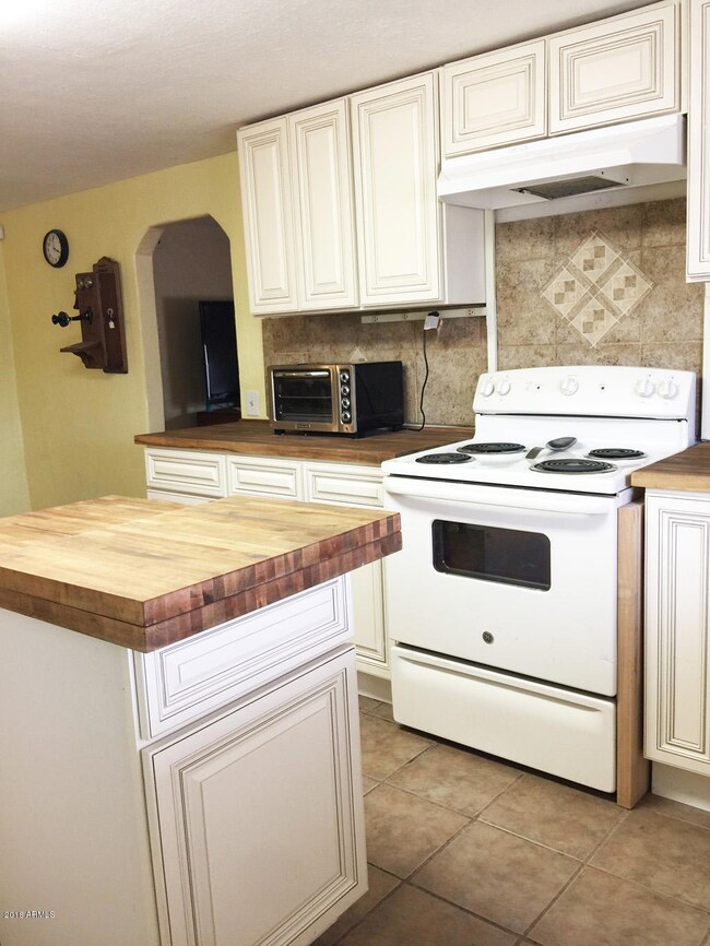 Kitchen-N