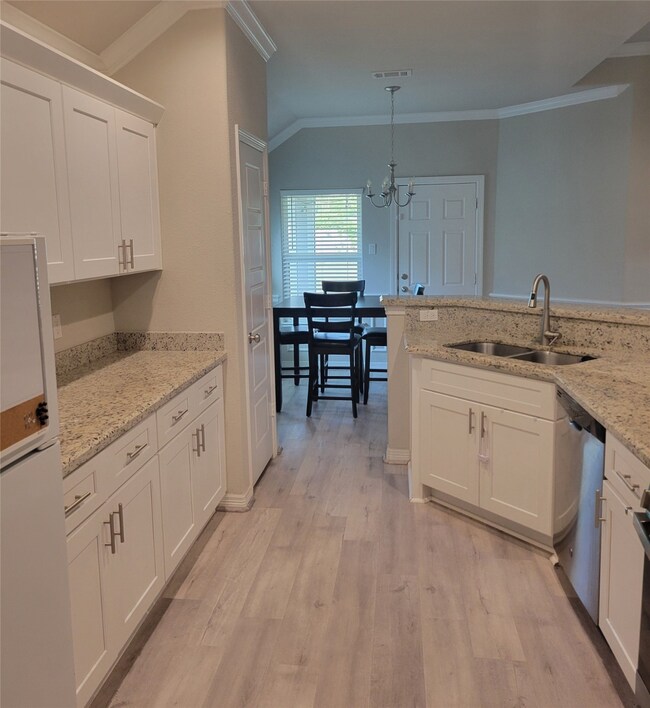 7323 Hoffman St, Houston, TX 77028 - photo 6