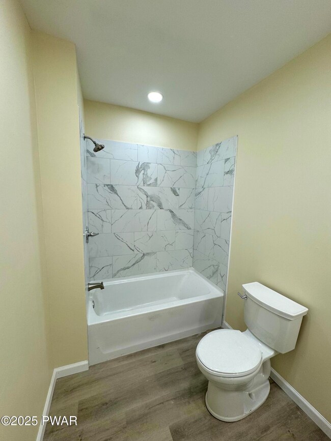 408 W Grove St unit Lower, Scranton, PA 18510 - photo 5