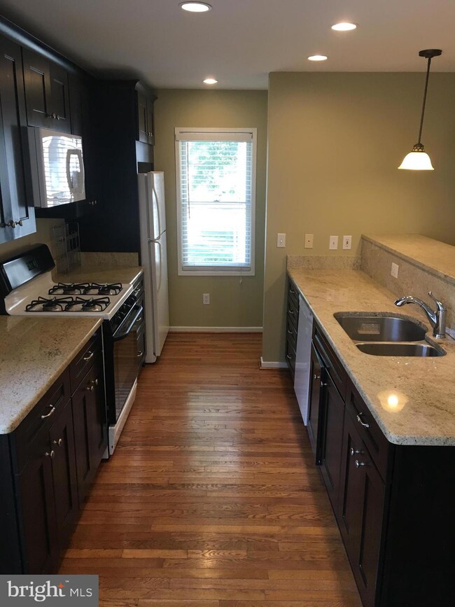 1605 Colonial Ln, McLean, VA 22102 - photo 7