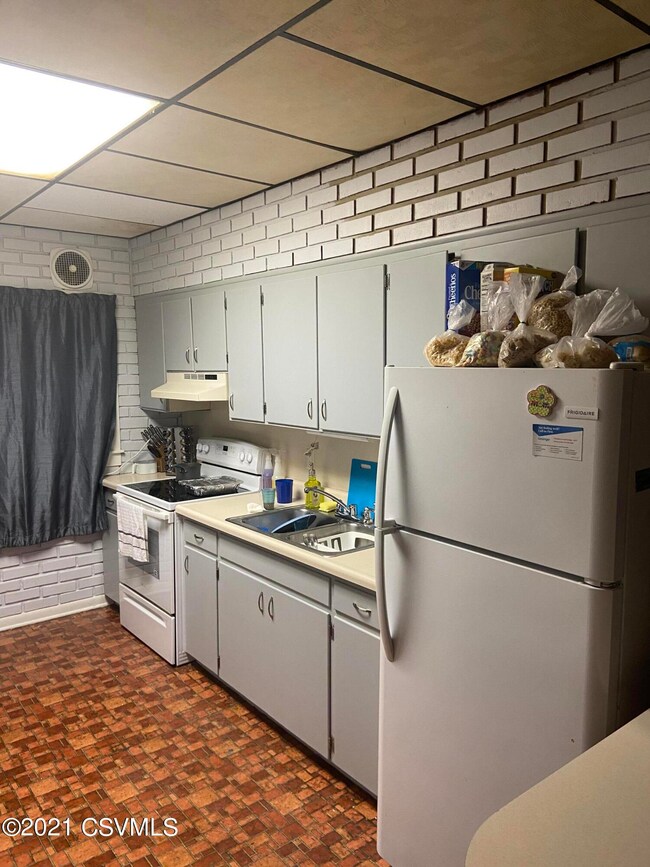 15 E Commerce St, Shamokin, PA 17872 - photo 6