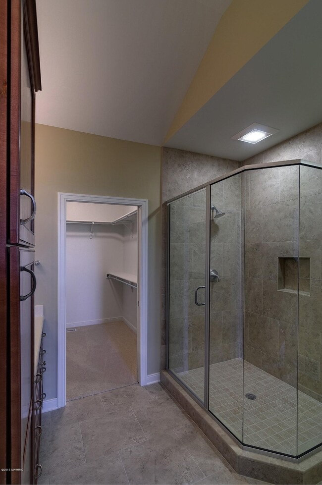 3626 Whicker Pointe unit 26, Kalamazoo, MI 49009 - photo 6