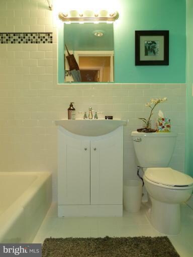 3860 Lyndhurst Dr unit 101, Fairfax, VA 22031 - photo 2