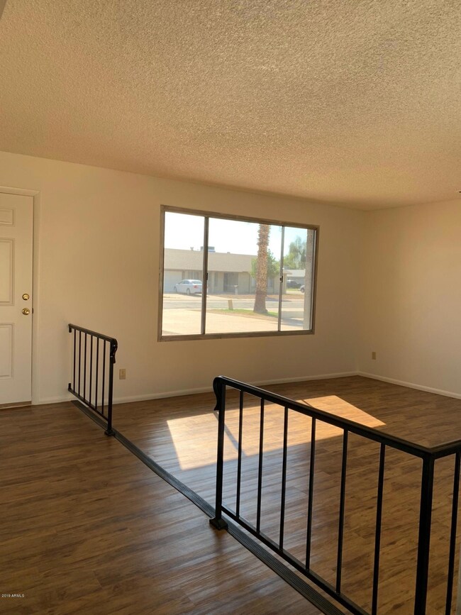 4_Living Room