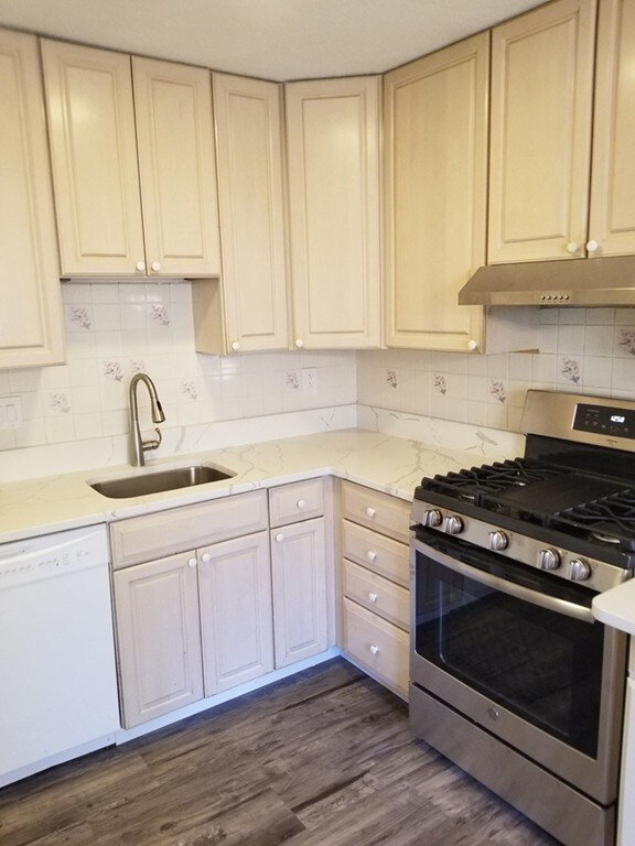 9 Concord Greene unit 5, Concord, MA 01742 - photo 7