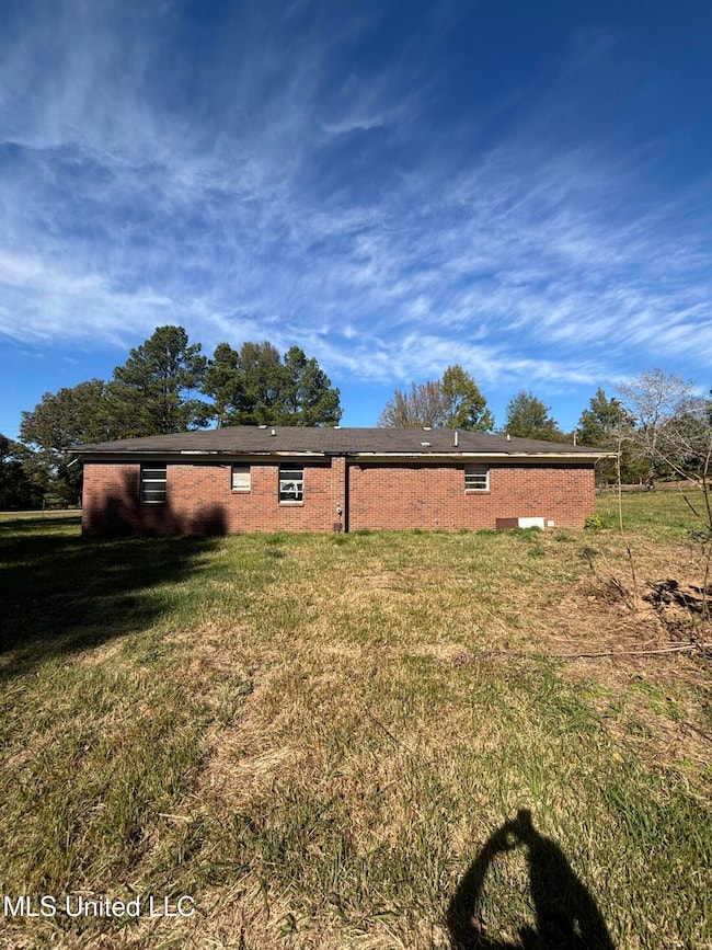 2488 O B McClinton Rd, Senatobia, MS 38668 - photo 5