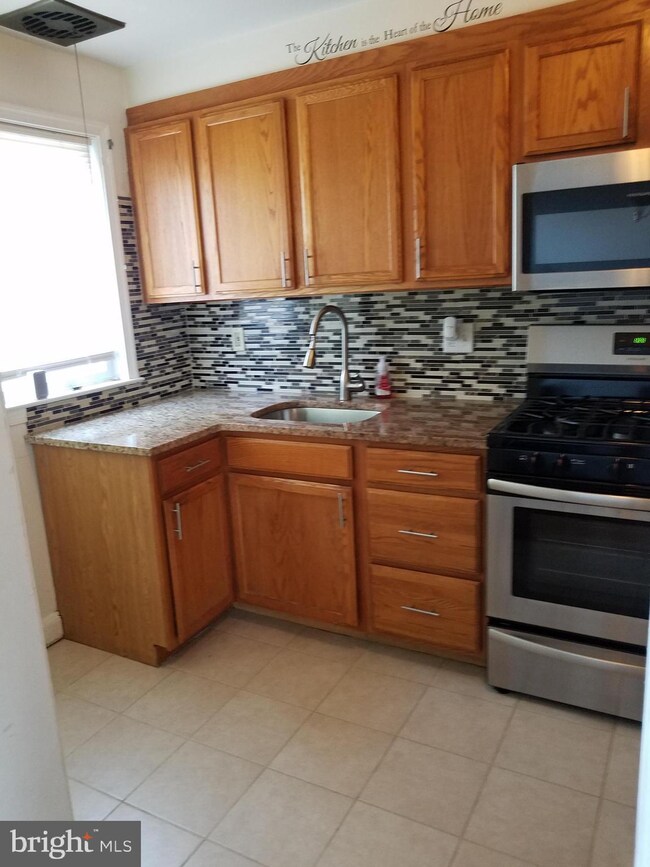 1226 Halstead Rd, Parkville, MD 21234 - photo 6