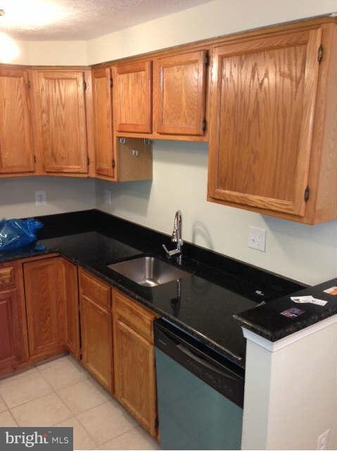 368 Shady Glen Dr, Capitol Heights, MD 20743 - photo 3