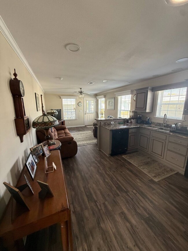 701 Aqui Esta Dr unit 105, Punta Gorda, FL 33950 - photo 4