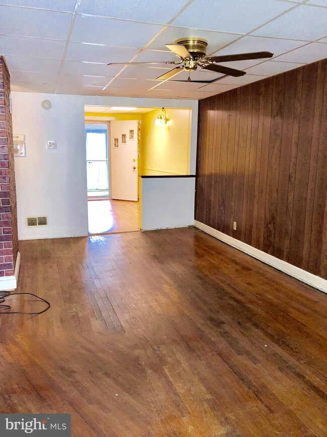 3832 Elm Ave, Baltimore, MD 21211 - photo 3