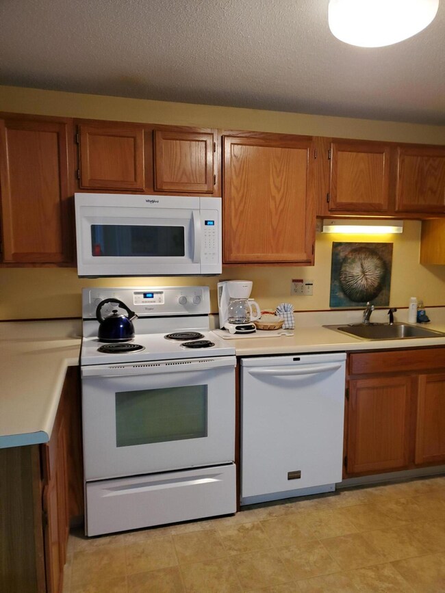 1373 Post Rd unit 8E, Wells, ME 04090 - photo 5