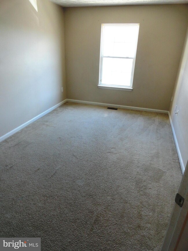 8222 Barrington Ct unit 19, Severn, MD 21144 - photo 5